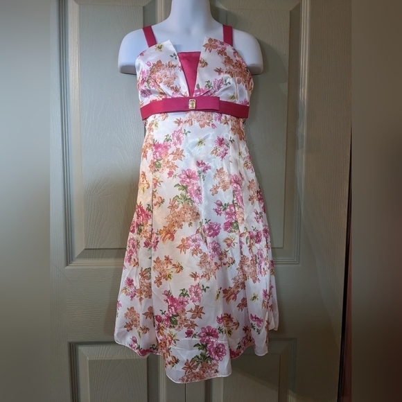 New with Tags Classic Fashion Easter Party Dress, Size 5, T6 - Picture 1 of 2